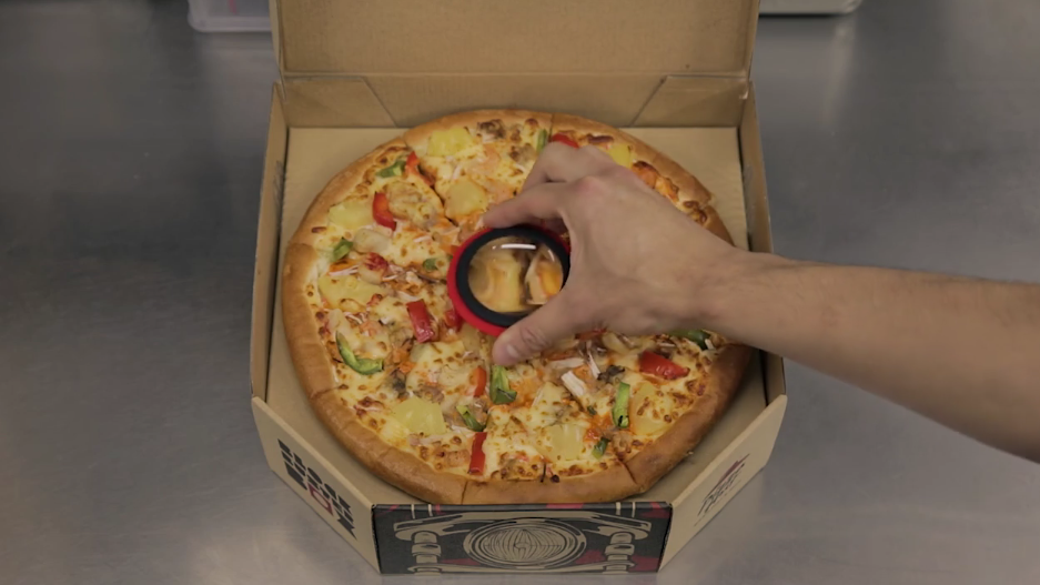 Pizza Box That Projects Short Films – Creative & Interactive packaging by Pizza Hut & Blockbuster